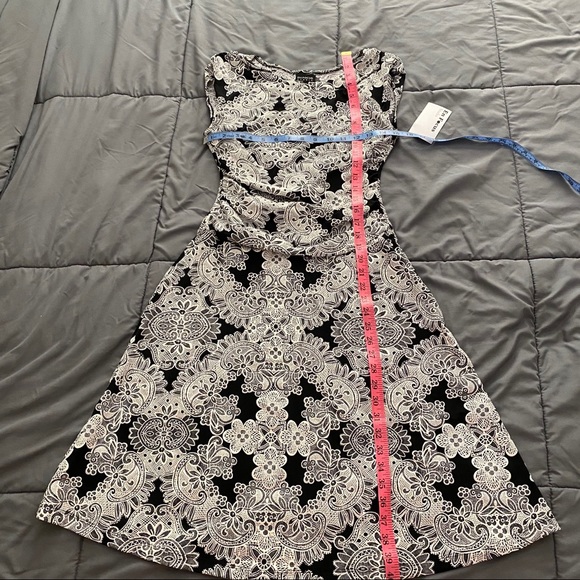 EnFocus Studio Black Floral Dress size 8 - Picture 5 of 7